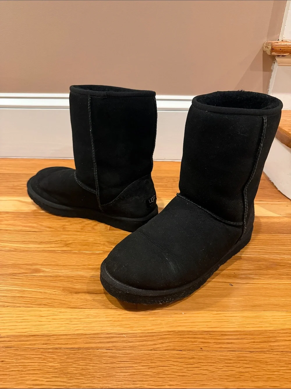 UGG Black Classic Short Suede Boots | Women’s Size 10